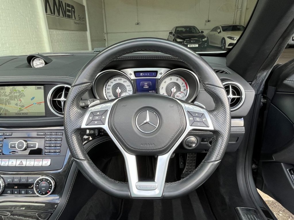 USED 2015 15 MERCEDES-BENZ SL 3.0 SL400 AMG SPORT 2d 329 BHP 