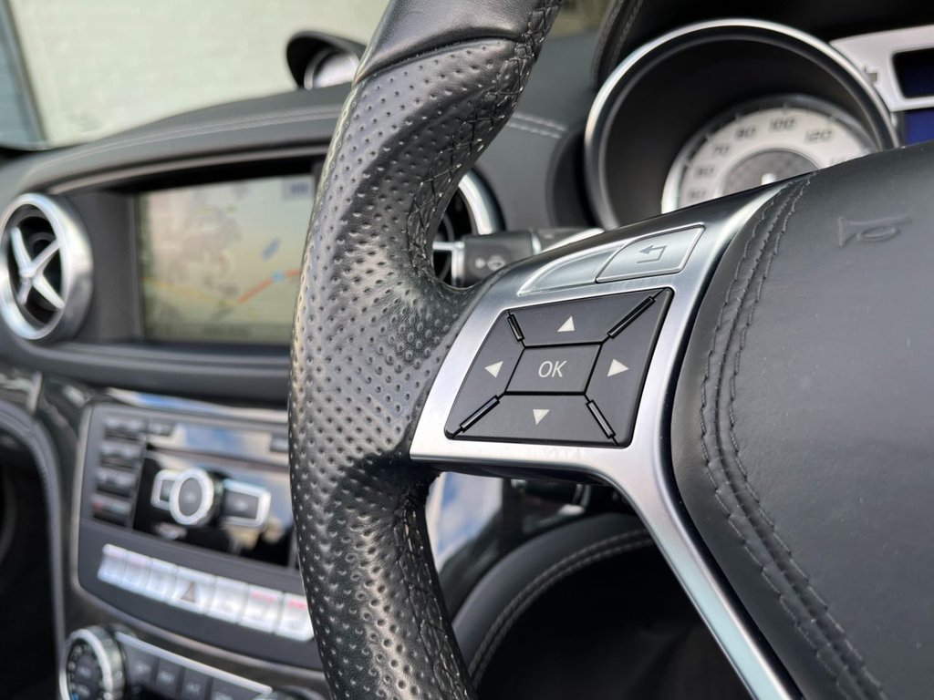 USED 2015 15 MERCEDES-BENZ SL 3.0 SL400 AMG SPORT 2d 329 BHP 