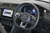 USED 2018 68 VOLKSWAGEN TIGUAN 2.0 R-LINE TDI 4MOTION DSG 5d 148 BHP Pan Roof, Discover Nav, Apps