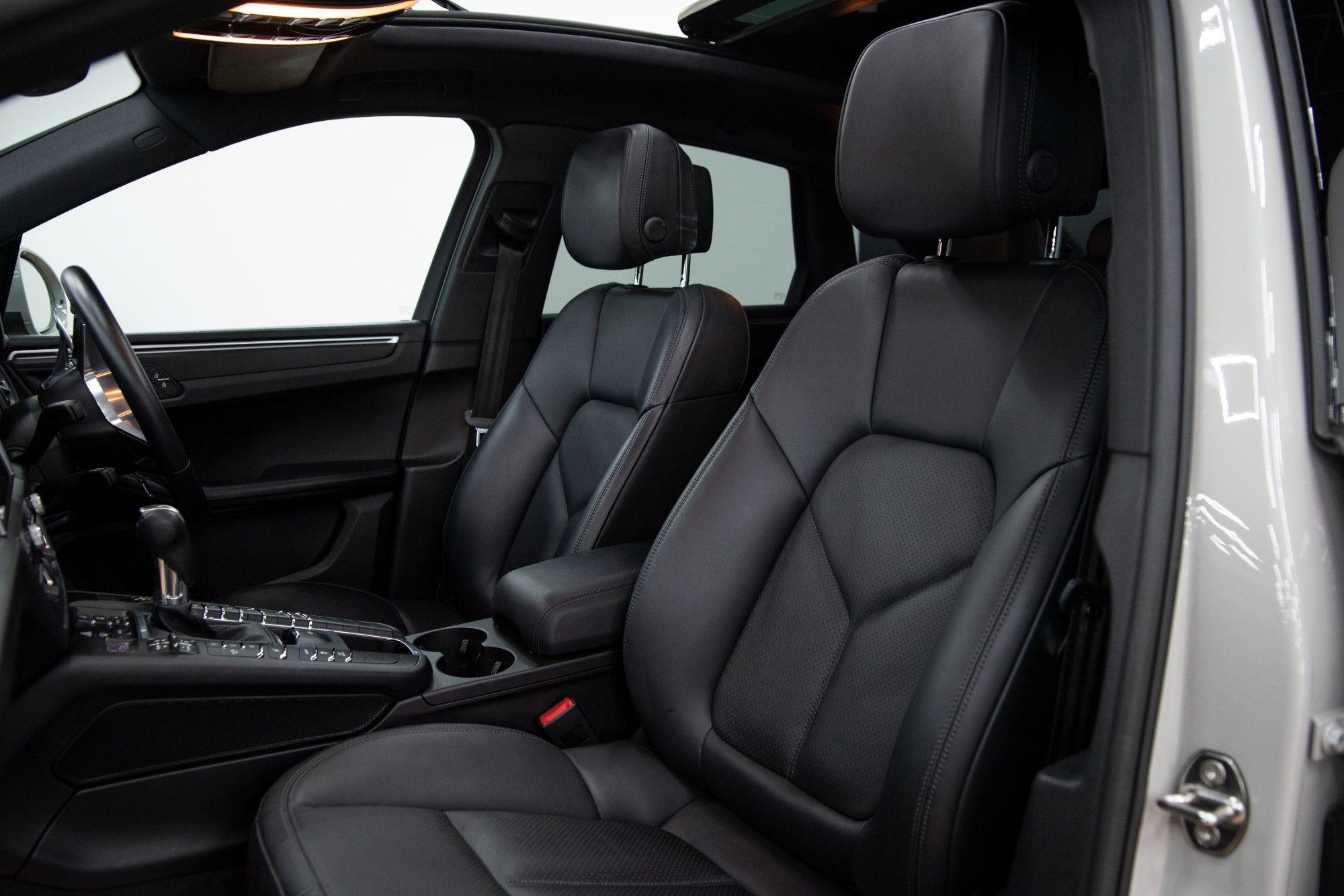USED 2019 69 PORSCHE MACAN 2.0 PDK 5d 242 BHP 