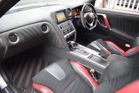 USED 2009 59 NISSAN GT-R 3.8 BLACK EDITION 2d 479 BHP BESPOKE INTERIOR / LOW MILES!!