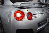 USED 2009 59 NISSAN GT-R 3.8 BLACK EDITION 2d 479 BHP BESPOKE INTERIOR / LOW MILES!!