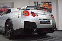 USED 2009 59 NISSAN GT-R 3.8 BLACK EDITION 2d 479 BHP BESPOKE INTERIOR / LOW MILES!!