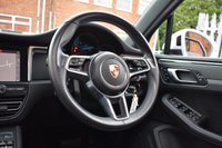 USED 2018 68 PORSCHE MACAN 2.0 PDK 5d AUTO 242 BHP PAN ROOF / PASM / BOSE / PDLS+