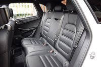 USED 2018 68 PORSCHE MACAN 2.0 PDK 5d AUTO 242 BHP PAN ROOF / PASM / BOSE / PDLS+