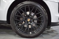 USED 2018 68 PORSCHE MACAN 2.0 PDK 5d AUTO 242 BHP PAN ROOF / PASM / BOSE / PDLS+
