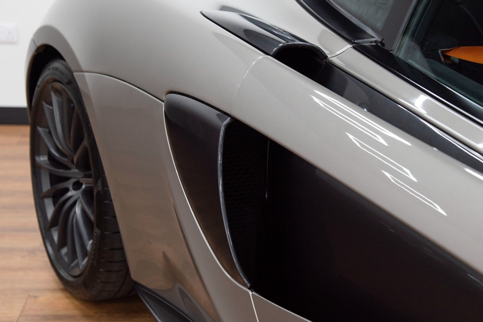 USED 2017 V MCLAREN 570GT 3.8 V8 SSG 2d 562 BHP 