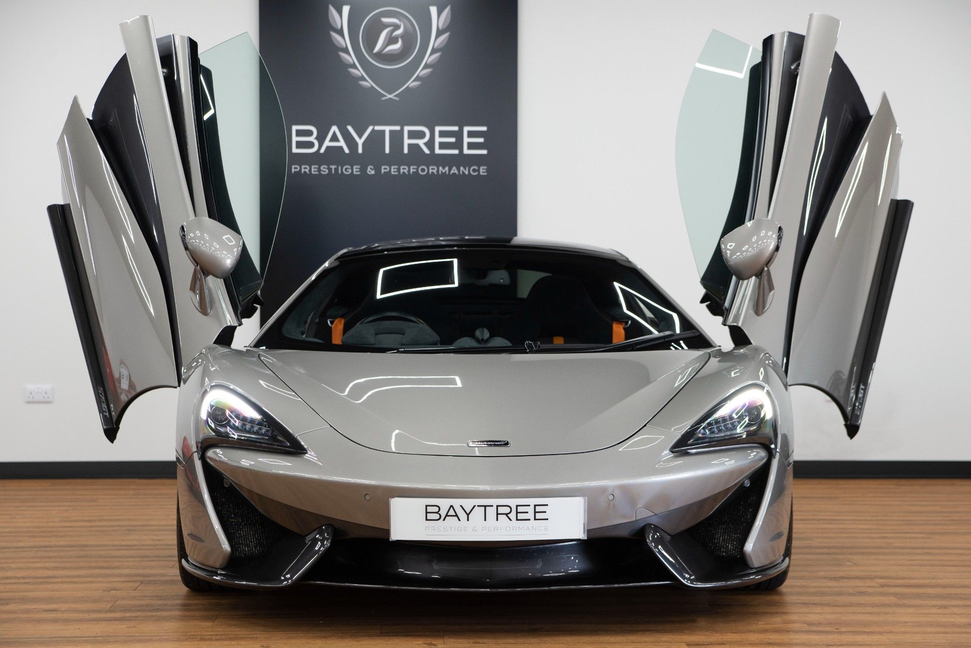 USED 2017 V MCLAREN 570GT 3.8 V8 SSG 2d 562 BHP 