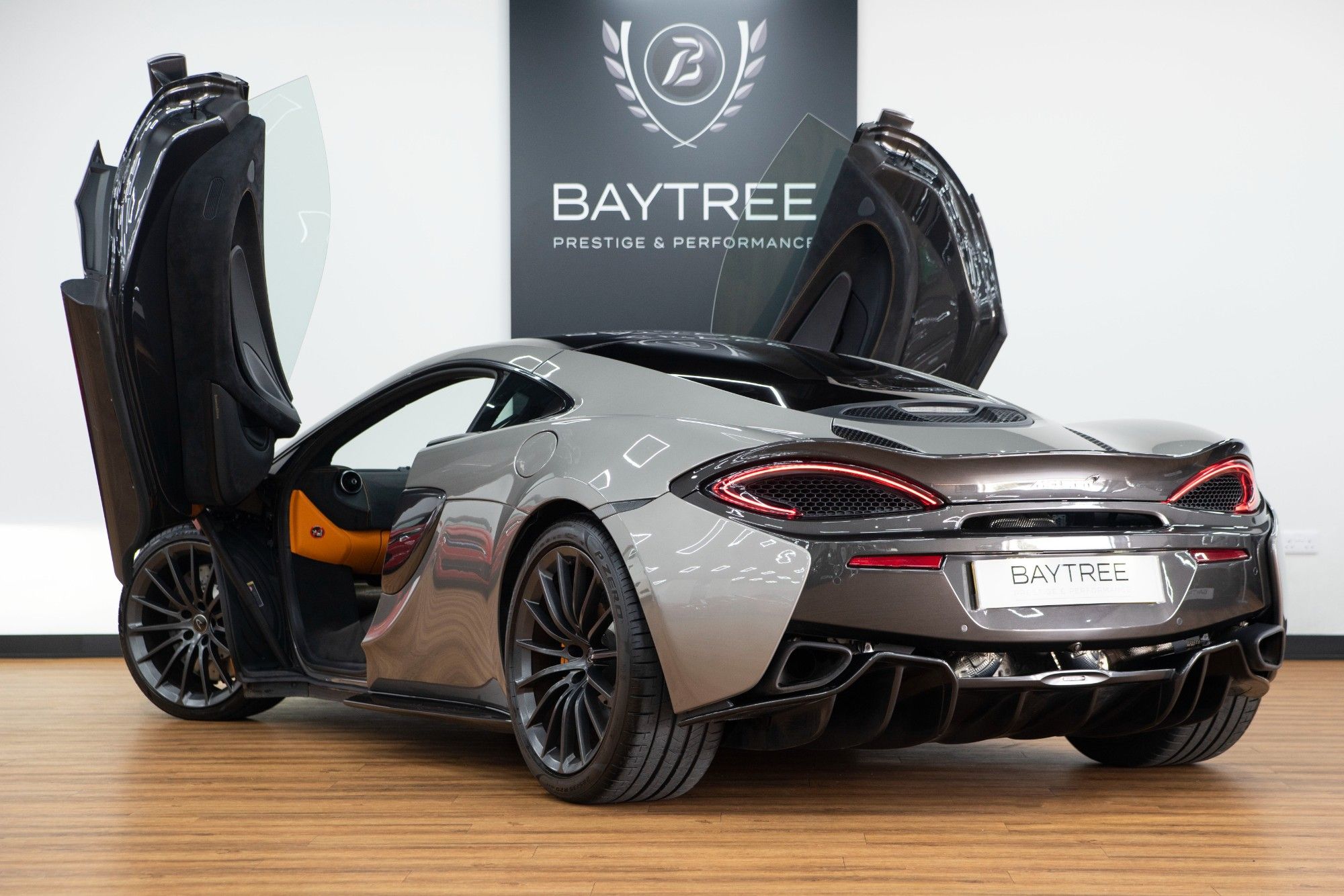 USED 2017 V MCLAREN 570GT 3.8 V8 SSG 2d 562 BHP 