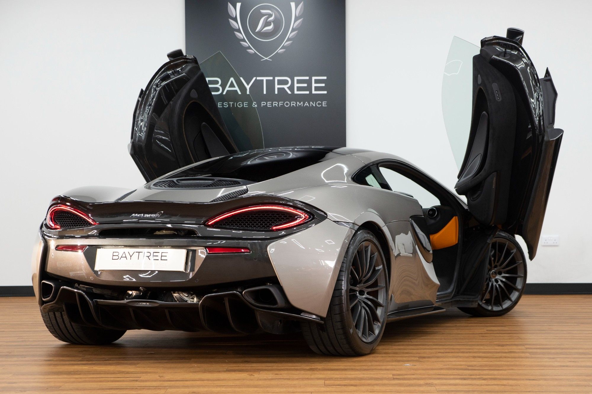 USED 2017 V MCLAREN 570GT 3.8 V8 SSG 2d 562 BHP 