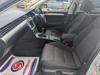 USED 2017 67 VOLKSWAGEN PASSAT 1.6 SE BUSINESS TDI BLUEMOTION TECHNOLOGY 4d 119 BHP ONLY 2 OWNERS FROM NEW+ULEZ COMPLIANT+FANTASTIC MPG+PRIVACY GLASS+PARK ASSIST+BLUETOOTH+AIR CONDITIONING+ALLOY WHEELS+SERVICE HISTORY+1 FULL YEARS MOT PRIOR TO COLLECTION+FINANCE AND EXTENDED WARRANTY AVAILABLE ON THIS USED VEHICLE!!!!