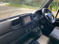 USED 2019 69 RENAULT MASTER 2.3 MM35 BUSINESS PLUS DCI 135 BHP 2019/69 LOW MILEAGE RENAULT MASTER MM35 BUSINESS EDITION + MEDIUM ROOF PANEL VAN - SILVER METALLIC - 1 OWNER FROM BRAND NEW - FULL SERVICE HISTORY - HPI CLEAR - BOTH ORIGINAL KEYS - DOUBLE REAR DOORS / SIDE SLIDING DOOR - PLUS VAT