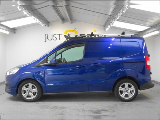 2018 Ford Transit Courier - Photo 2