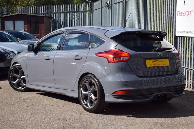 View our FORD FOCUS