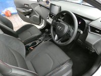 USED 2019 69 TOYOTA COROLLA 1.8 VVT-I EXCEL 5d 121 BHP SAT NAV REAR CAMERA PART LEATHER HEATED SEATS 1 OWNER TOYOTA WARRANTY TILL OCT 2029