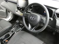 USED 2019 69 TOYOTA COROLLA 1.8 VVT-I EXCEL 5d 121 BHP SAT NAV REAR CAMERA PART LEATHER HEATED SEATS 1 OWNER TOYOTA WARRANTY TILL OCT 2029