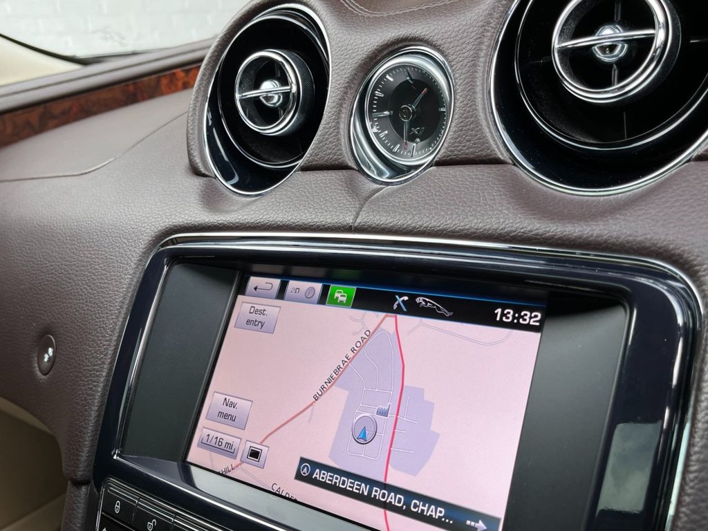 USED 2013 63 JAGUAR XJ 3.0 D V6 LUXURY 4d 275 BHP 