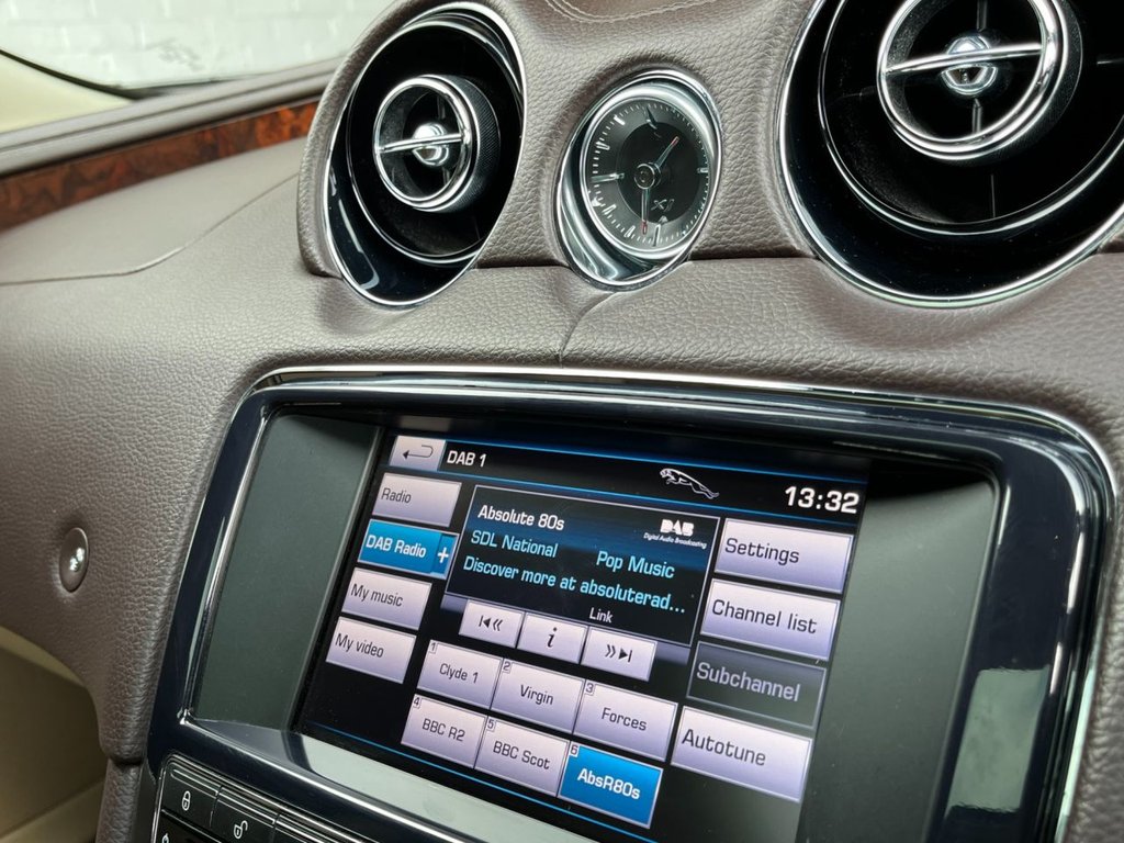 USED 2013 63 JAGUAR XJ 3.0 D V6 LUXURY 4d 275 BHP 