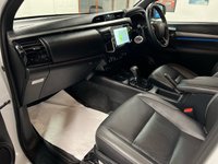 USED 2023 23 TOYOTA HI-LUX 2.8L INVINCIBLE X 4WD D-4D DCB 0d AUTO 202 BHP *1 OWNER AS NEW CONDITION*