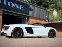 USED 2017 R AUDI R8 5.2L SPYDER V10 QUATTRO 2d 533 BHP / SUZUKA GREY 