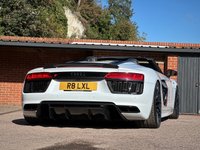 USED 2017 R AUDI R8 5.2L SPYDER V10 QUATTRO 2d 533 BHP / SUZUKA GREY 