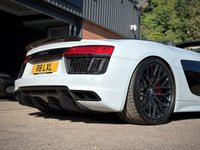 USED 2017 R AUDI R8 5.2L SPYDER V10 QUATTRO 2d 533 BHP / SUZUKA GREY 