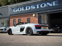 USED 2017 R AUDI R8 5.2L SPYDER V10 QUATTRO 2d 533 BHP / SUZUKA GREY 