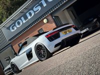 USED 2017 R AUDI R8 5.2L SPYDER V10 QUATTRO 2d 533 BHP / SUZUKA GREY 