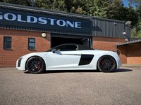 USED 2017 R AUDI R8 5.2L SPYDER V10 QUATTRO 2d 533 BHP / SUZUKA GREY 