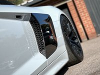 USED 2017 R AUDI R8 5.2L SPYDER V10 QUATTRO 2d 533 BHP / SUZUKA GREY 