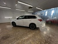 USED 2017 17 MITSUBISHI OUTLANDER 2.0 PHEV 5HS 5d 200 BHP FANTASTIC SPECIFICATION GREAT VALUE LOW MILES