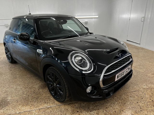 2018 68 MINI Hatch Cooper 2.0 COOPER S CLASSIC 3d 190 BHP
