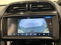 USED 2017 17 JAGUAR F-PACE 2.0 R-SPORT AWD 5d 238 BHP 