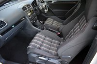 USED 2009 59 VOLKSWAGEN GOLF 2.0 GTI 3 DOOR 6-SPEED 210 BHP Full Service History - 11 Records