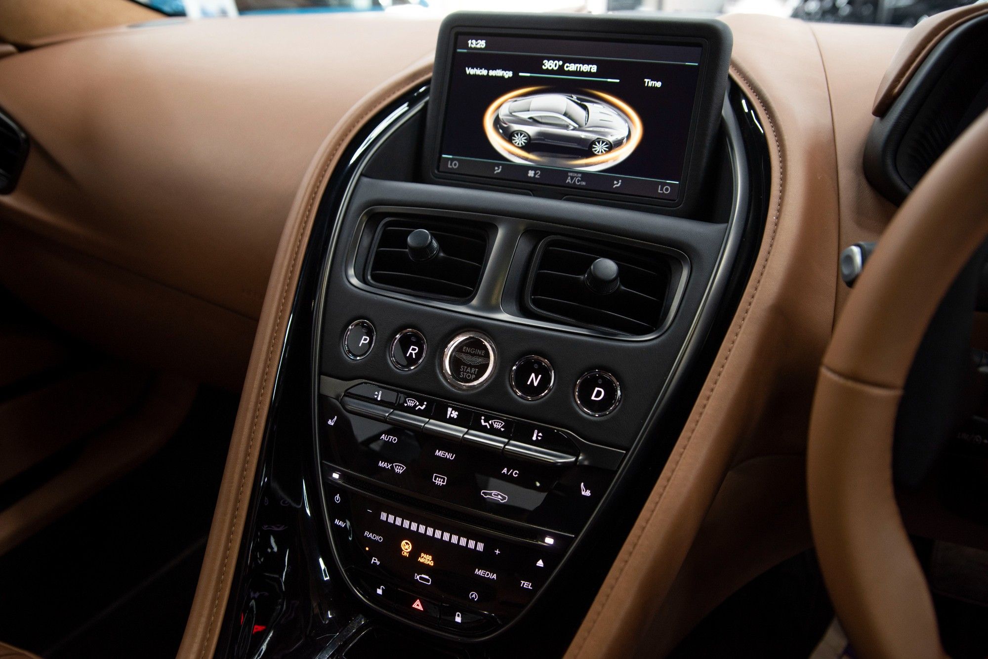 USED 2019 68 ASTON MARTIN DB11 4.0 V8 