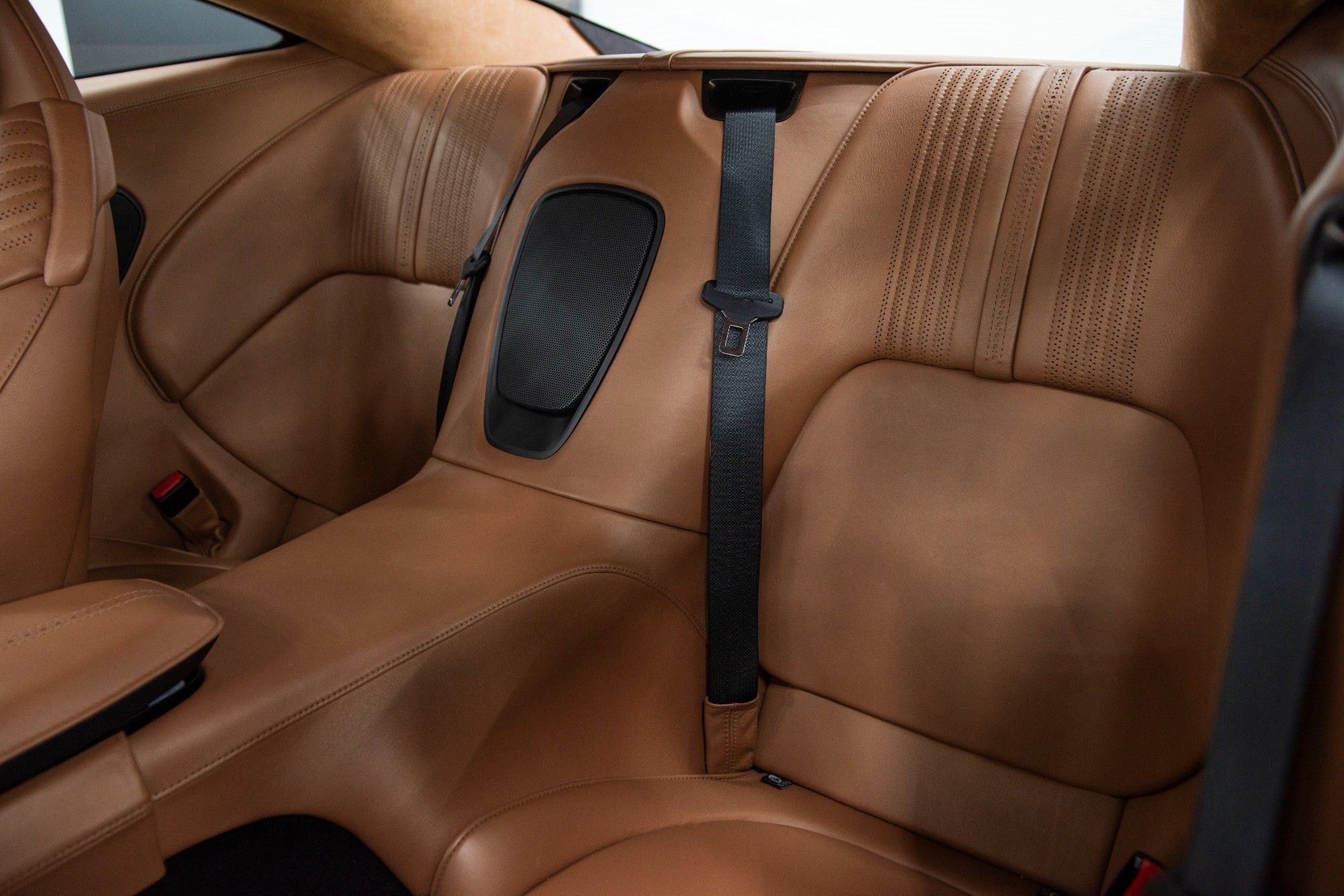 USED 2019 68 ASTON MARTIN DB11 4.0 V8 