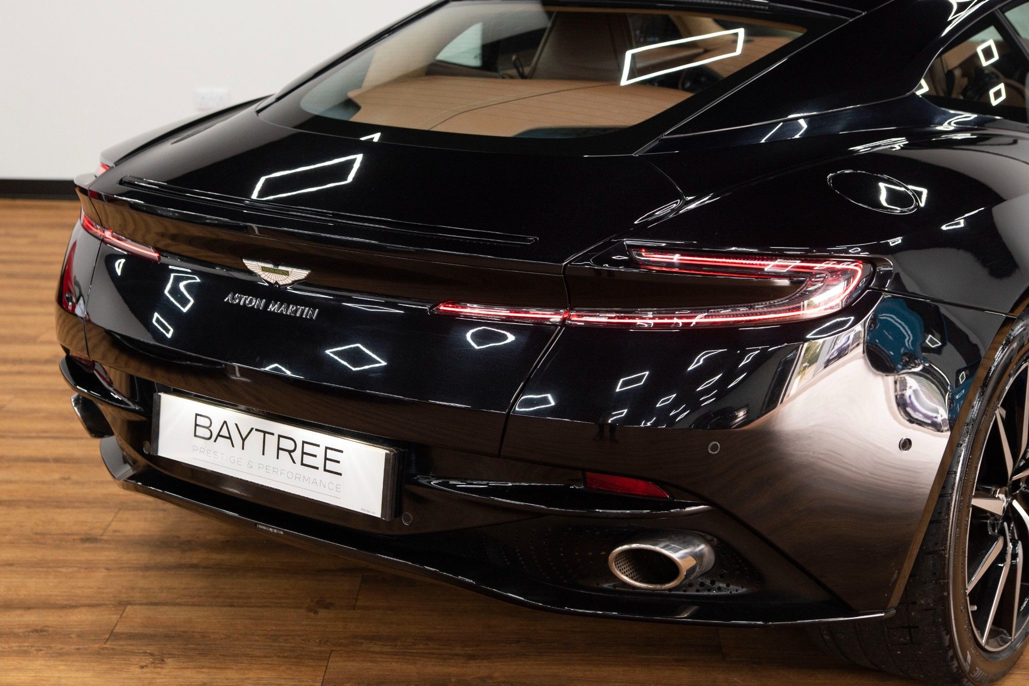 USED 2019 68 ASTON MARTIN DB11 4.0 V8 
