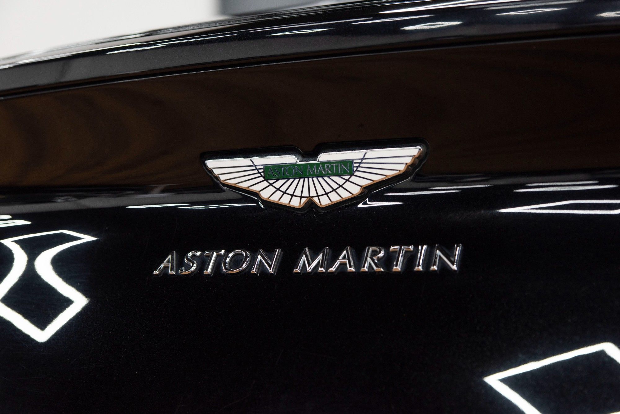 USED 2019 68 ASTON MARTIN DB11 4.0 V8 