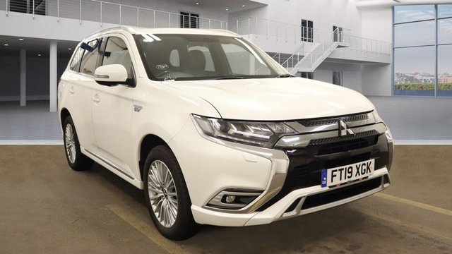 2019 19 Mitsubishi Outlander 2.4 PHEV 4H 5d 207 BHP