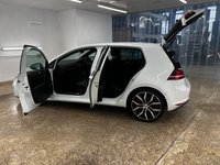 USED 2016 16 VOLKSWAGEN GOLF 2.0 GTI PERFORMANCE DSG 5d 226 BHP A LOW MILES GREAT SERVICE HISTORY WITH FACTORY EXTRAS.