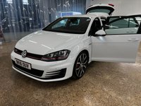 USED 2016 16 VOLKSWAGEN GOLF 2.0 GTI PERFORMANCE DSG 5d 226 BHP A LOW MILES GREAT SERVICE HISTORY WITH FACTORY EXTRAS.