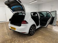 USED 2016 16 VOLKSWAGEN GOLF 2.0 GTI PERFORMANCE DSG 5d 226 BHP A LOW MILES GREAT SERVICE HISTORY WITH FACTORY EXTRAS.