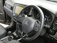 USED 2020 20 MITSUBISHI OUTLANDER 2.0 EXCEED 5d 148 BHP SAT NAV HEATED LEATHER SEATS REAR CAMERA  1 OWNER LOW MILES MITSUBISHI WARRANTY TILL JUNE 2025