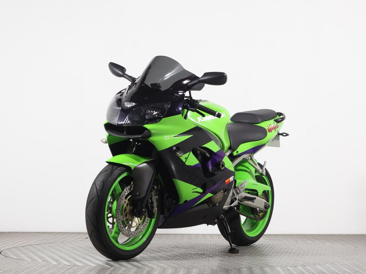 【中古】 Awakened Rainforest 2002 KAWASAKI ZX-9R GREEN with 17400 miles - Used Motorbikes