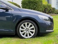 USED 2013 63 VOLVO V40 1.6 D2 SE LUX NAV 5d 113 BHP 