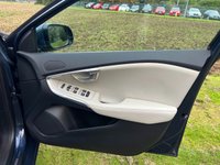 USED 2013 63 VOLVO V40 1.6 D2 SE LUX NAV 5d 113 BHP 