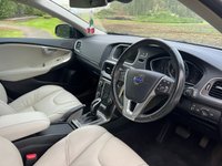 USED 2013 63 VOLVO V40 1.6 D2 SE LUX NAV 5d 113 BHP 