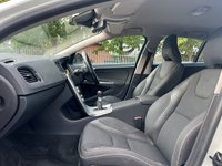 USED 2012 12 VOLVO V60 1.6 DRIVE R-DESIGN S/S 5d 113 BHP 