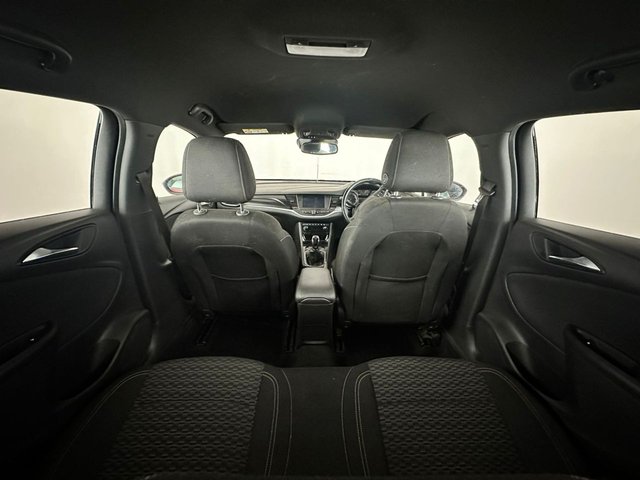 2016 VAUXHALL ASTRA - Photo 11