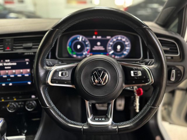 View our VOLKSWAGEN GOLF